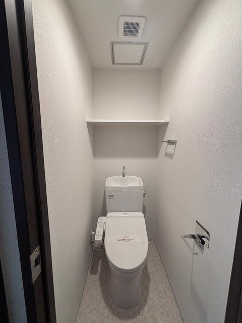 トイレ　※写真は同タイプ住戸です。