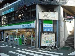コンビニ　ファミリーマート 南池袋店（コンビニ）まで607m