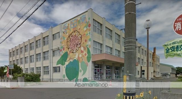 小学校　屯田南小学校（小学校）まで156m