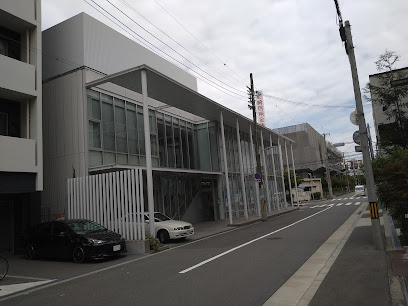 銀行　尼崎信用金庫塚本支店（銀行）まで304m