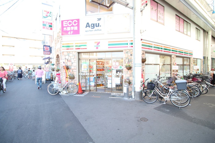 コンビニ　セブンイレブン（コンビニ）まで110m