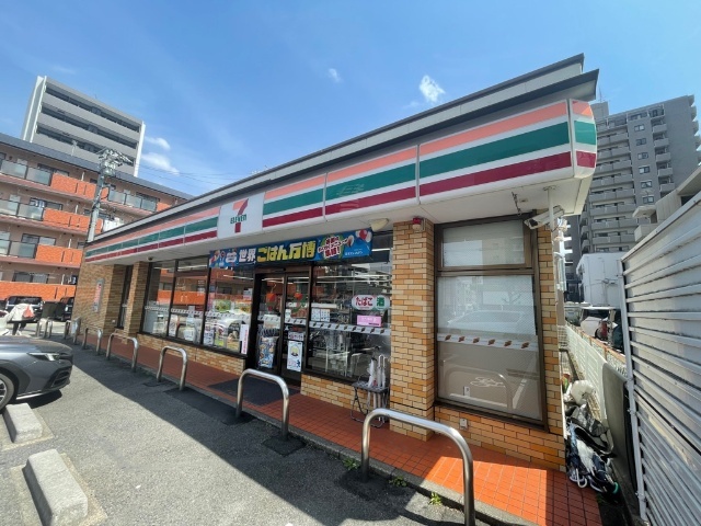 コンビニ　セブンイレブン原１丁目店（コンビニ）まで440m