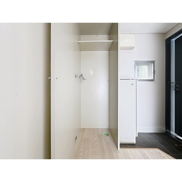 その他　室内の洗濯機置き場
