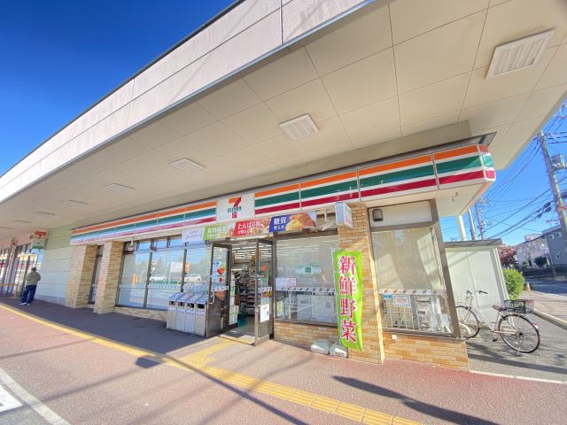 コンビニ　セブンイレブン（コンビニ）まで440m