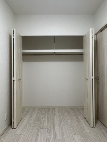 収納　ORSUS新大阪　クローゼット