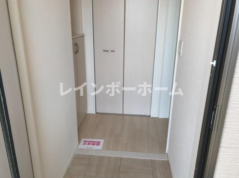 玄関　大きなものも収納できそうです