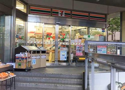 コンビニ　セブンイレブン 新高円寺駅前店（コンビニ）まで406m