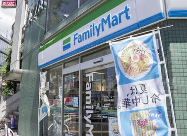 コンビニ　ファミリーマート 高円寺梅里店（コンビニ）まで422m