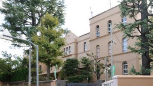 小学校　早稲田小学校（小学校）まで590m