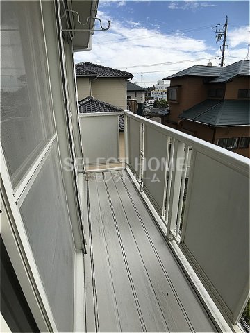 バルコニー　暖かな日差しのふりそそぐバルコニー