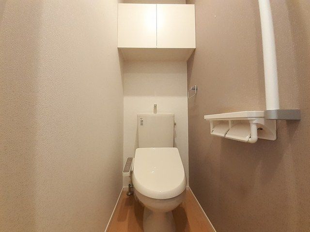 トイレ　落ち着いたトイレです
