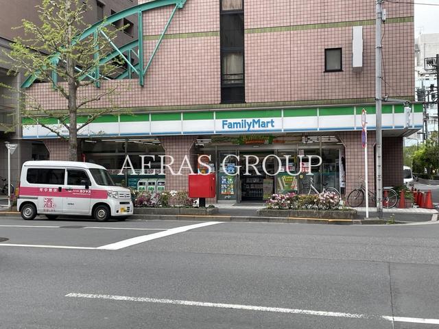 コンビニ　ファミリーマート 神田佐久間町店（コンビニ）まで82m