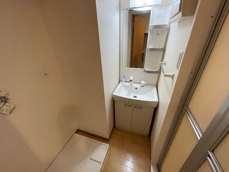 洗面設備　別部屋参照写真