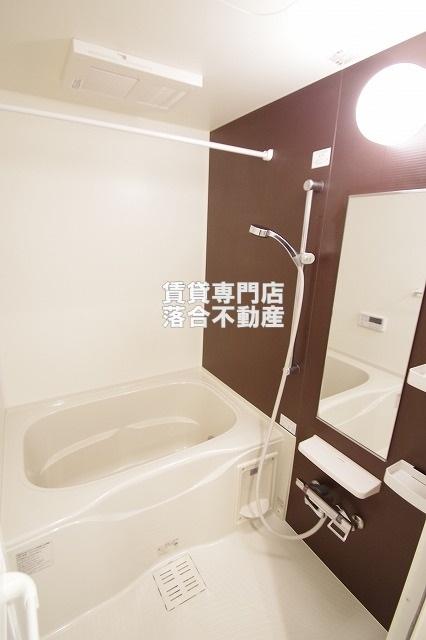 バス・シャワールーム　浴室乾燥機付き