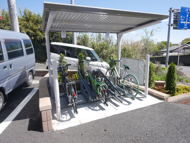 その他共有部分　★敷地内に屋根付の駐輪場がございます★