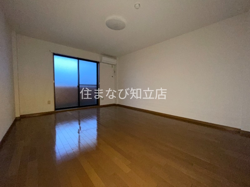 居室・リビング　同型別部屋写真