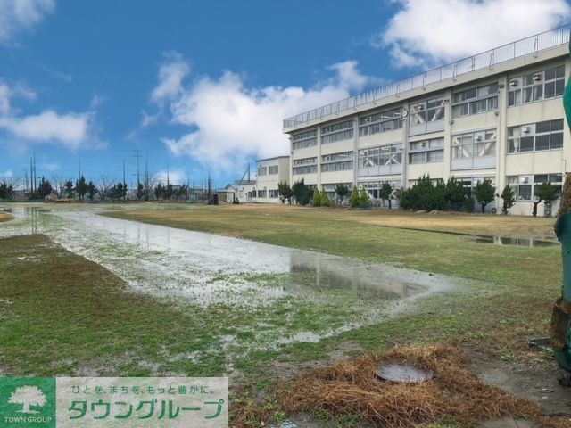 中学校　木更津市立金田中学校（中学校）まで820m