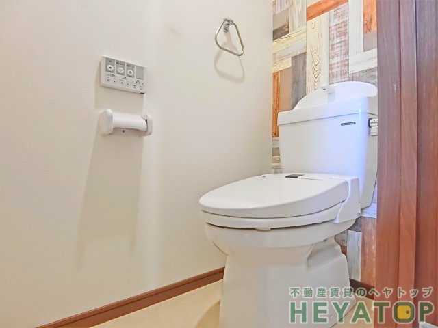 トイレ　温水洗浄便座（同仕様写真）