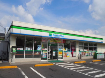 コンビニ　ファミリーマート 田柄一丁目店（コンビニ）まで819m