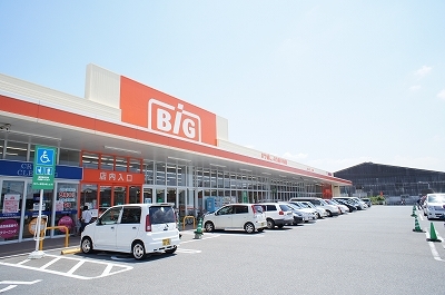 スーパー　ザビッグ（スーパー）まで437m