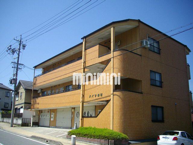 建物外観　建物下に駐車スペースあります。