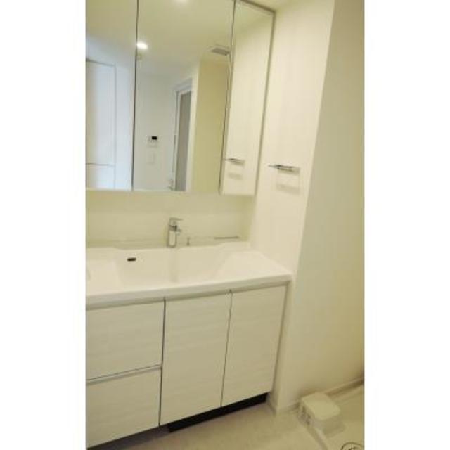 洗面設備　※写真は同タイプ住戸です。