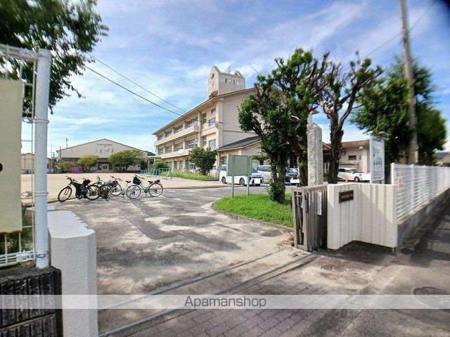 小学校　高田小学校（小学校）まで550m