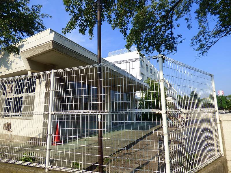 小学校　府中市立府中第三小学校（小学校）まで658m