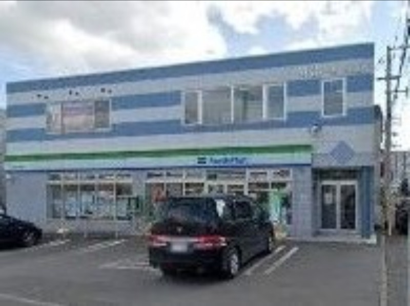 コンビニ　ファミリーマート札幌平岸3条店（コンビニ）まで191m