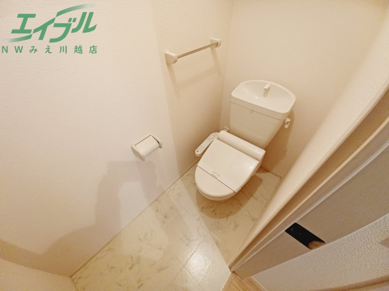トイレ　別部屋反転写真