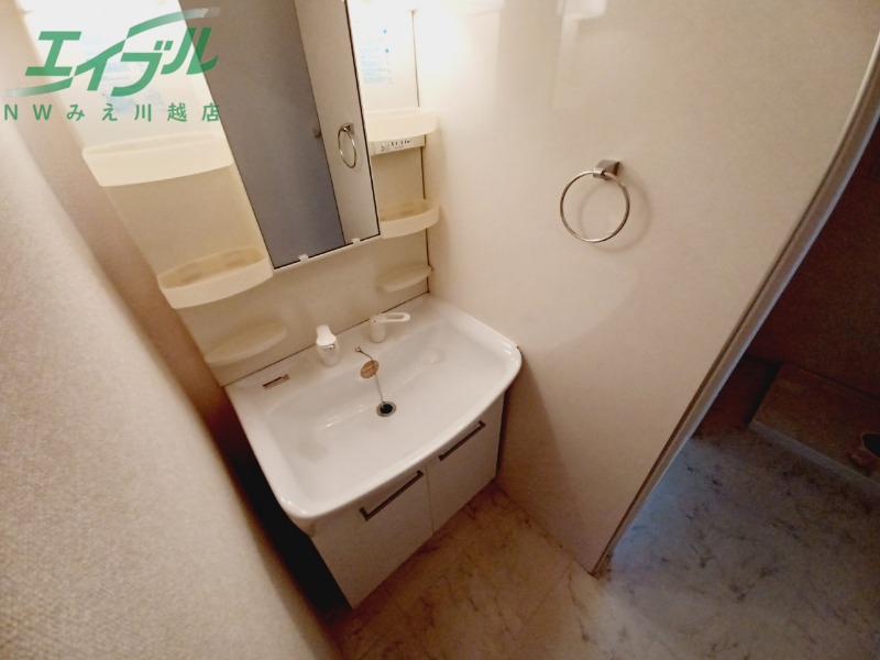 洗面設備　別部屋反転写真