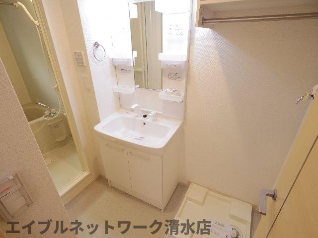 洗面設備　忙しい朝には欠かせない洗面所です