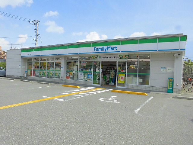 コンビニ　比島３丁目店（コンビニ）まで286m
