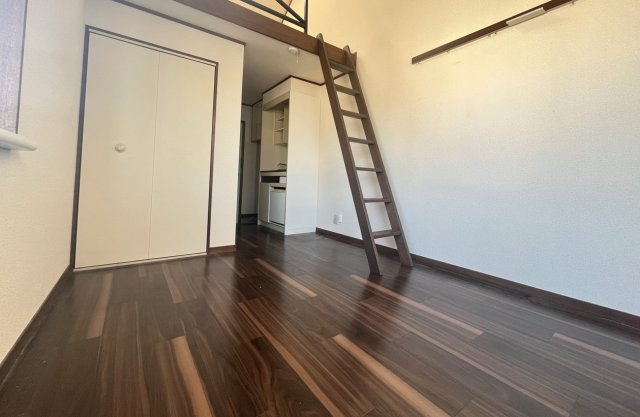 居室・リビング　他部屋参考写真になります