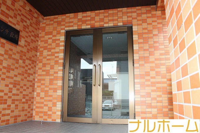 地下鉄谷町線 平野駅 徒歩8分 4階建 築31年の外観写真