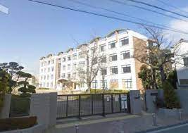 中学校　大阪市立生野中学校（中学校）まで646m