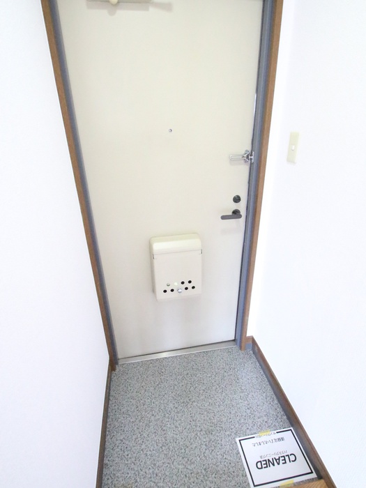 田中屋ビルの玄関写真