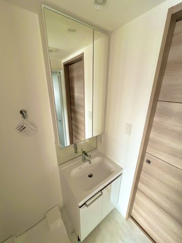 洗面設備　※別号室の写真です。