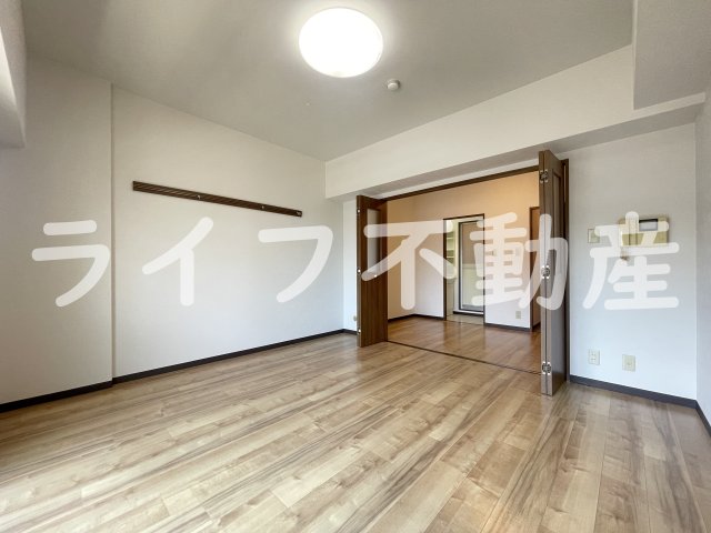 居室・リビング　こちらのリビングで趣味の時間をお楽しみください