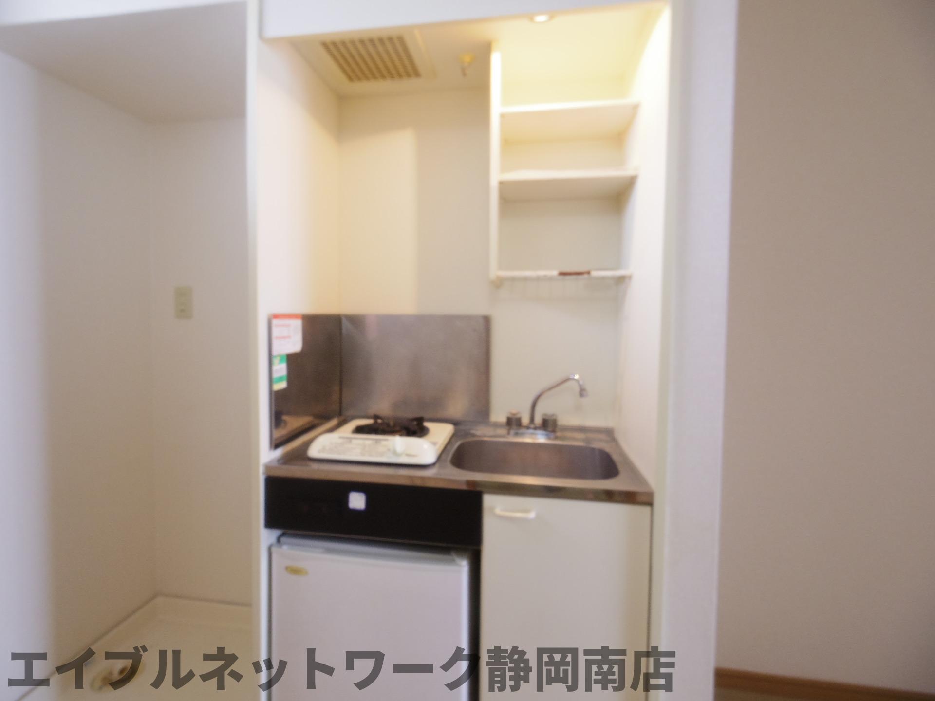 ＪＲ東海道本線 東静岡駅 徒歩8分 2階建 築32年のキッチン写真