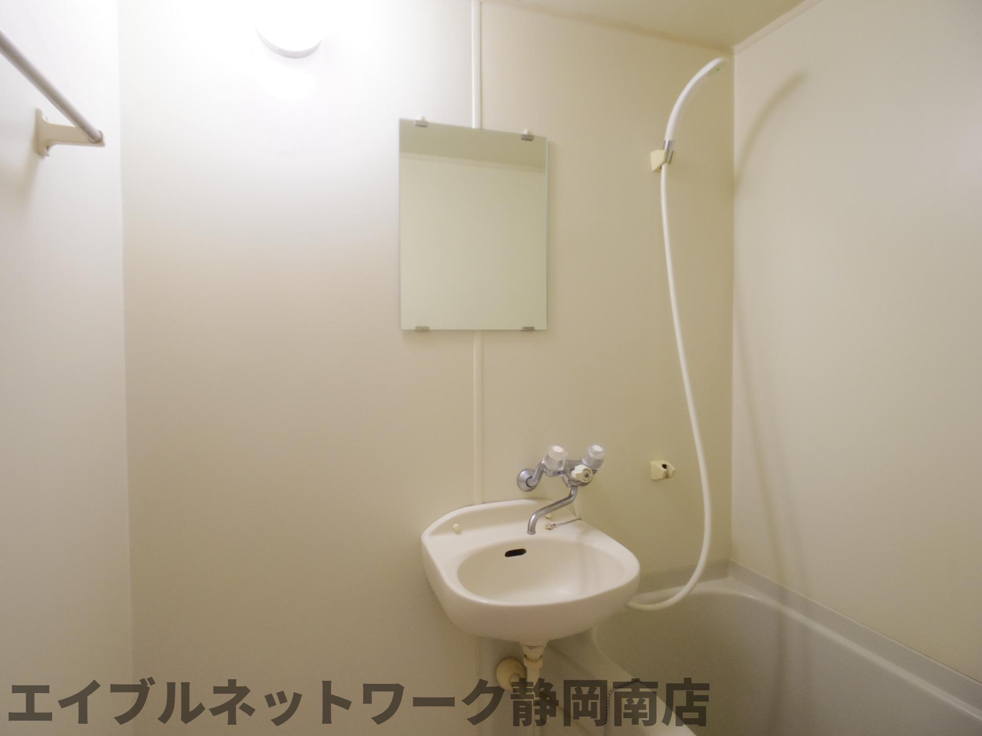 ＪＲ東海道本線 東静岡駅 徒歩8分 2階建 築32年の内装写真