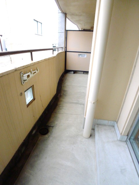 地下鉄東山線 今池駅 徒歩1分 7階建 築33年の内装写真