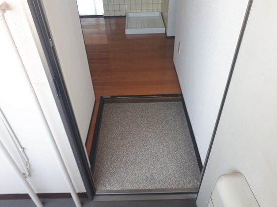 玄関　※別部屋の写真です