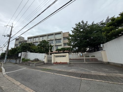 小学校　豊中市立桜井谷東小学校（小学校）まで105m