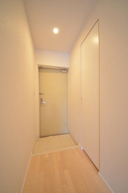 ラディアスウィング中野南の玄関写真