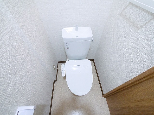 近鉄京都線 平城駅 徒歩12分 1階建 築56年のトイレ写真