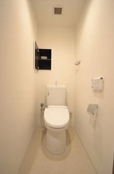 都営新宿線 菊川駅 徒歩3分 8階建 築11年のトイレ写真