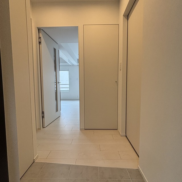 玄関　※写真は同タイプ住戸です。