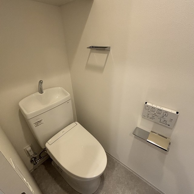 トイレ　※写真は同タイプ住戸です。
