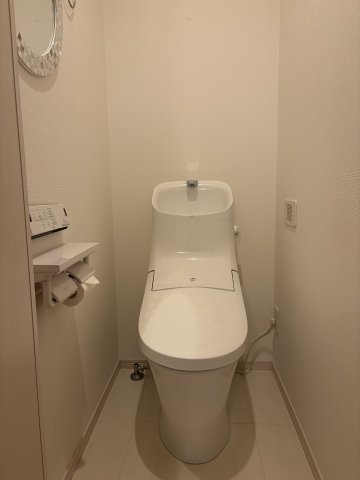 港区白金台2丁目戸建のトイレ写真